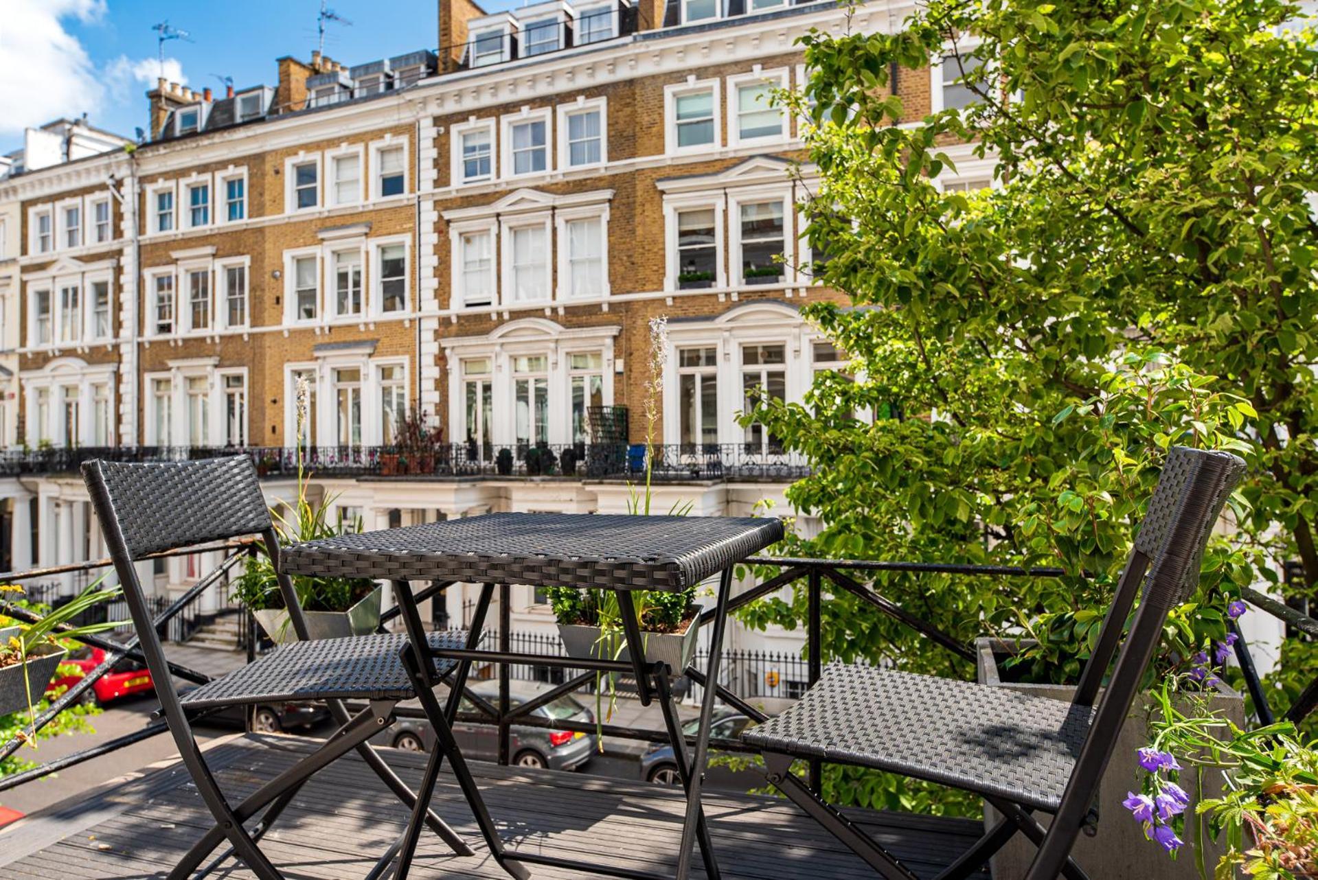 2-Bedroom Victorian Apartment In Kensington 伦敦 外观 照片